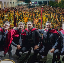 Multitudinario cierre de Semana Santa en la Plaza 9 de Julio